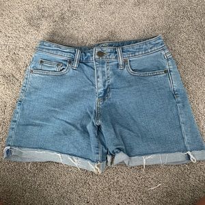 Universal thread high waisted “mom” jeans